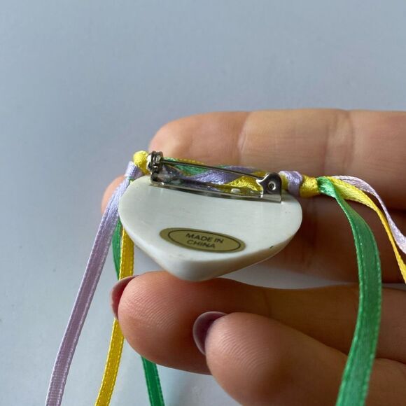 Vintage Colorful New Orleans Mask Pin - Picture 5 of 6